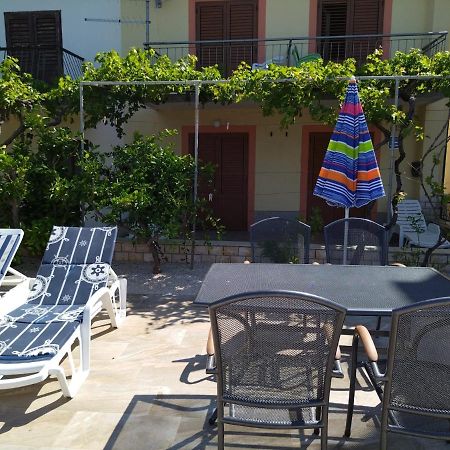 Barbat na Rabu Apartmani Katarina מראה חיצוני תמונה