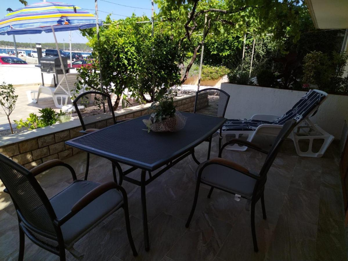 Barbat na Rabu Apartmani Katarina מראה חיצוני תמונה