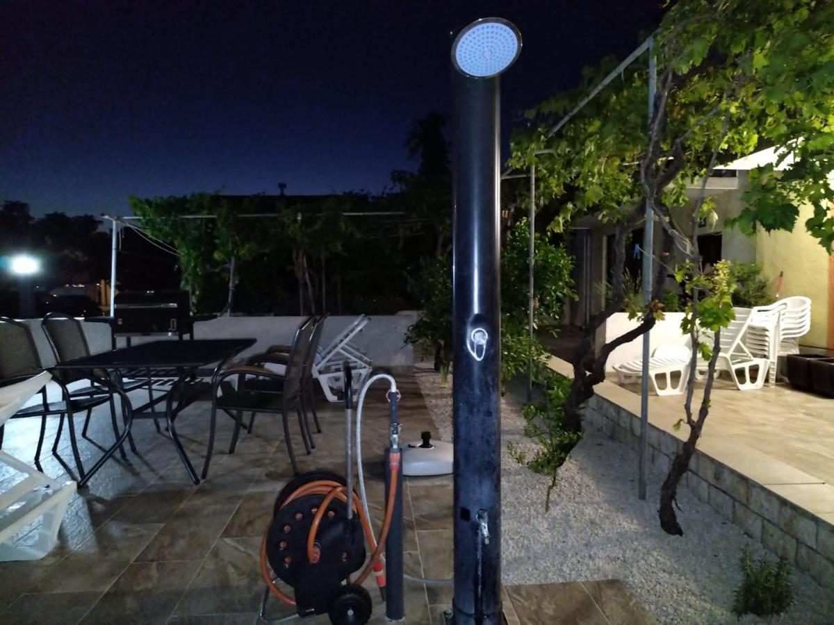 Barbat na Rabu Apartmani Katarina מראה חיצוני תמונה