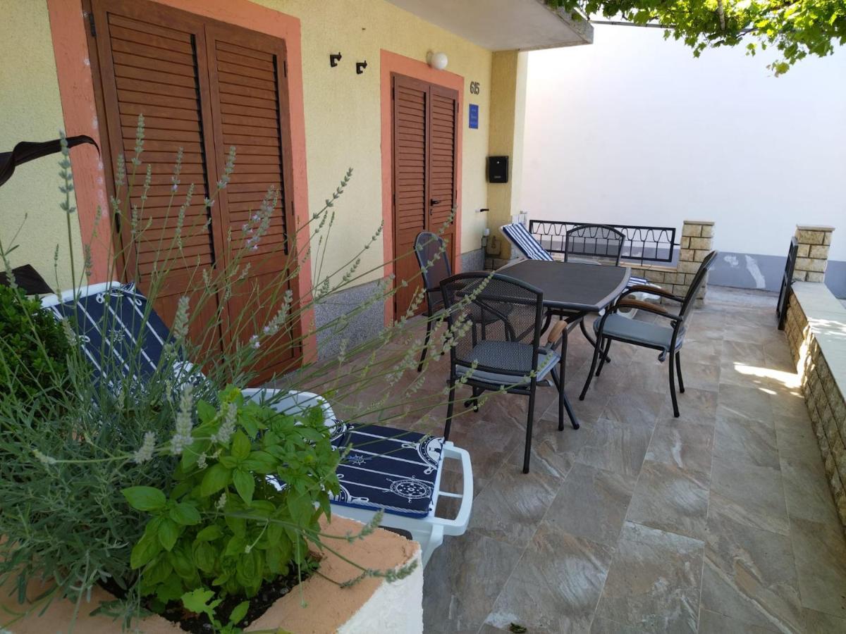 Barbat na Rabu Apartmani Katarina מראה חיצוני תמונה