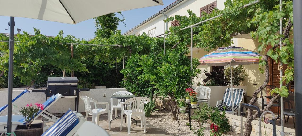 Barbat na Rabu Apartmani Katarina מראה חיצוני תמונה