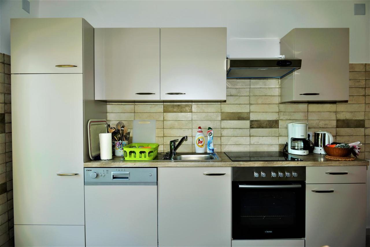 Barbat na Rabu Apartmani Katarina מראה חיצוני תמונה